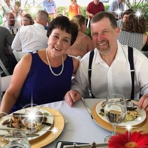 Meet your Posher, Lois